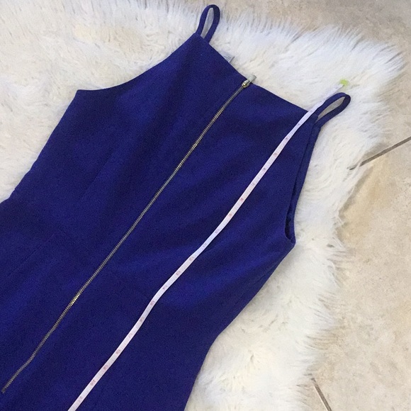 Royal blue form fitting dress with golden zipper - Picture 6 of 7